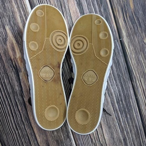 Mens size 10 Adidas Seeleys shoes - Picture 6 of 7